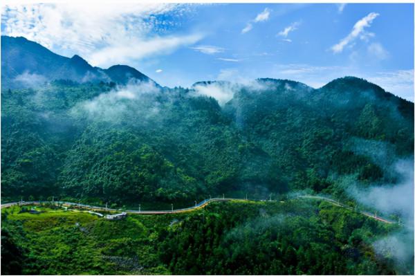 除了飛瀑、峽谷，萬盛黑山谷南天門竟藏有這樣的美景