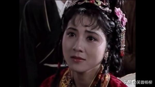 她太美，氣質勝過陳曉旭，容貌堪比張蕾，這些照片是最好的證明