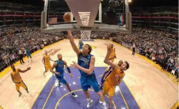 11年科比志在三連冠,卻遭小牛隊橫掃,這是為什麼?答案在這裡 11年科比志在三連冠,卻遭小牛隊橫掃,這是為什麼?答案在這裡