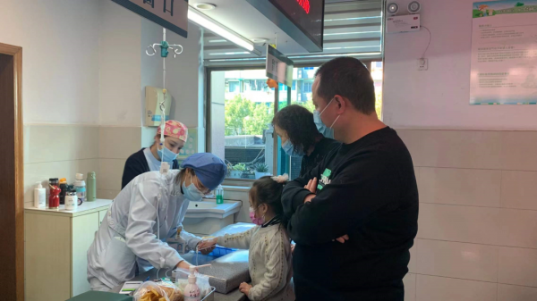 一號難求！一天接診800多人！餘杭醫院兒科就診量翻了兩倍，很多孩子中招......