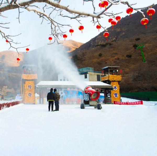 車神架“下雪了”！冰雪樂園玩瘋了