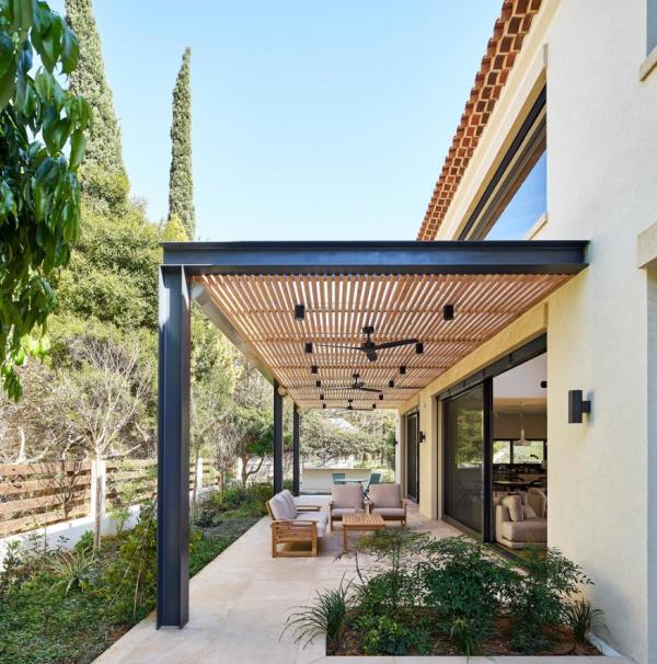 國外掛竹蓆遮陽,看起來不太聰明,遠不如國內這4種遮陽方法耐用 國外掛竹蓆遮陽,看起來不太聰明,遠不如國內這4種遮陽方法耐用