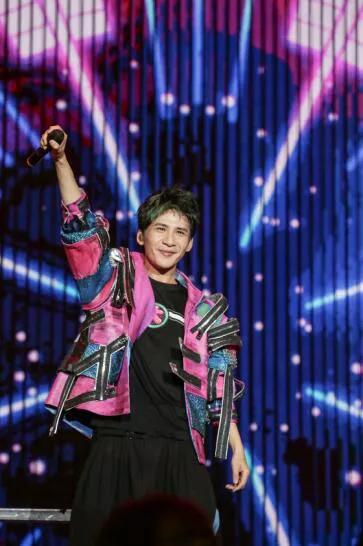 大金鍊子小金錶,金錶是純金的嗎?3朵姐妹花了解一下 大金鍊子小金錶,金錶是純金的嗎?3朵姐妹花了解一下