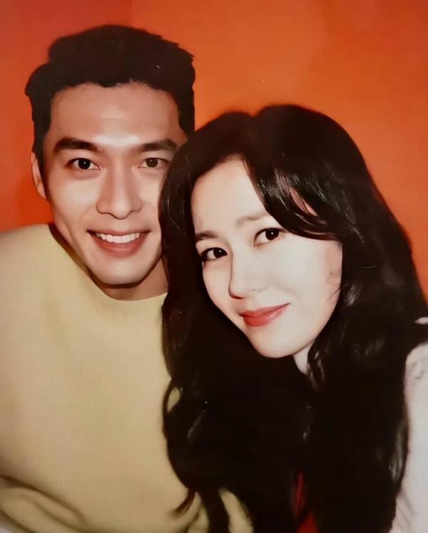 孫藝珍 × 玄彬 ​​​ 孫藝珍 × 玄彬 ​​​