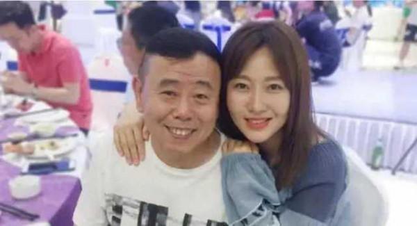 潘長江女兒潘陽電影票房慘淡,被網友喊話:真不如跟著潘子賣酒 潘長江女兒潘陽電影票房慘淡,被網友喊話:真不如跟著潘子賣酒