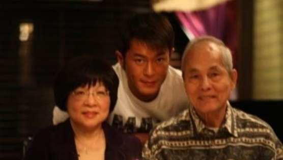 捐建百所學校，如今校內雜草叢生，古天樂慈善的背後沒有那麼簡單