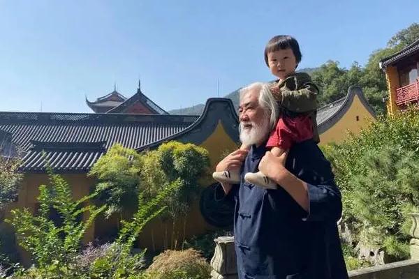 張紀中現任老婆是誰？張紀中結過幾婚，有幾個孩子？