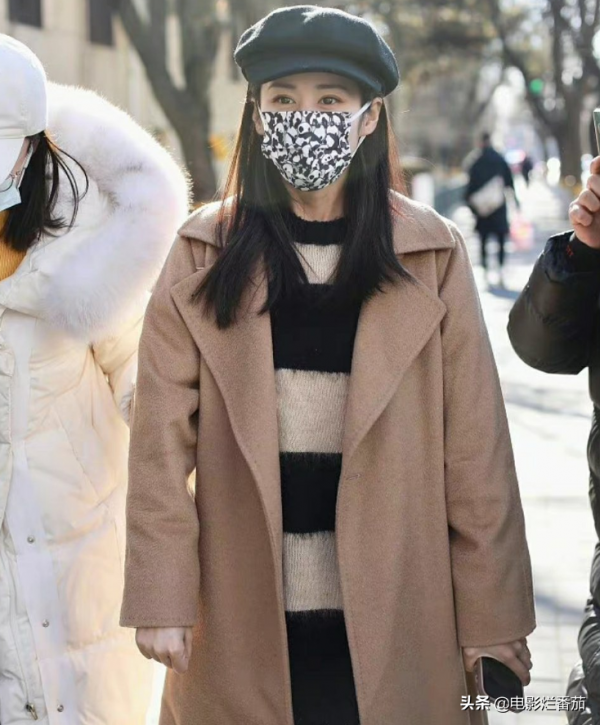 春晚四次聯排：趙麗穎一笑迷人，張小斐美目顧盼，朱一龍走路生風