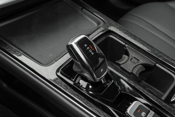 年輕人的第一臺轎跑，&quot;首付&quot;買思域，還是&quot;全款&quot;買奕炫MAX