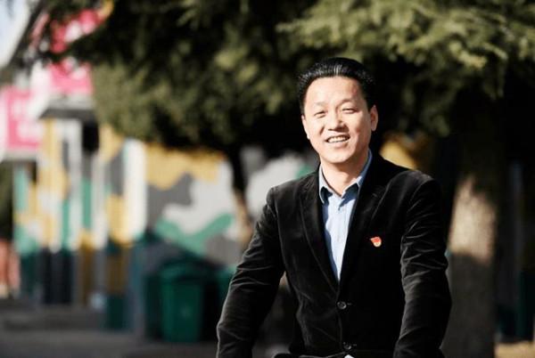 當代&OpenCurlyDoubleQuote;掃地僧&rdquo;：北大保安高考第一人的張俊成，畢業後怎麼樣了？