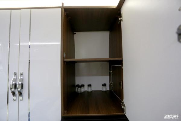 48V能源供給/大空間/水電的房車 法美瑞海角7號後廚房版頗具實力 48V能源供給/大空間/水電的房車 法美瑞海角7號後廚房版頗具實力