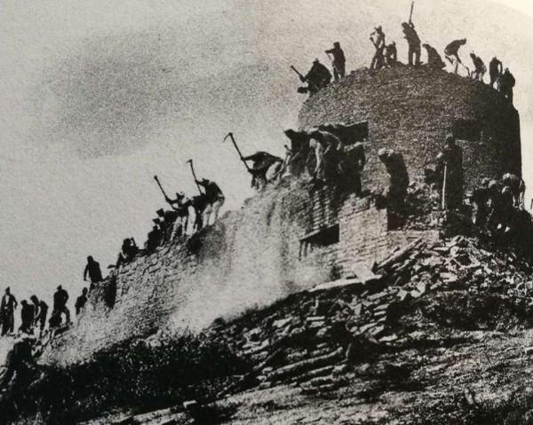 美國大吃啞巴虧!最大彈藥庫被我軍洗劫一空,為何不敢追究? 美國大吃啞巴虧!最大彈藥庫被我軍洗劫一空,為何不敢追究?