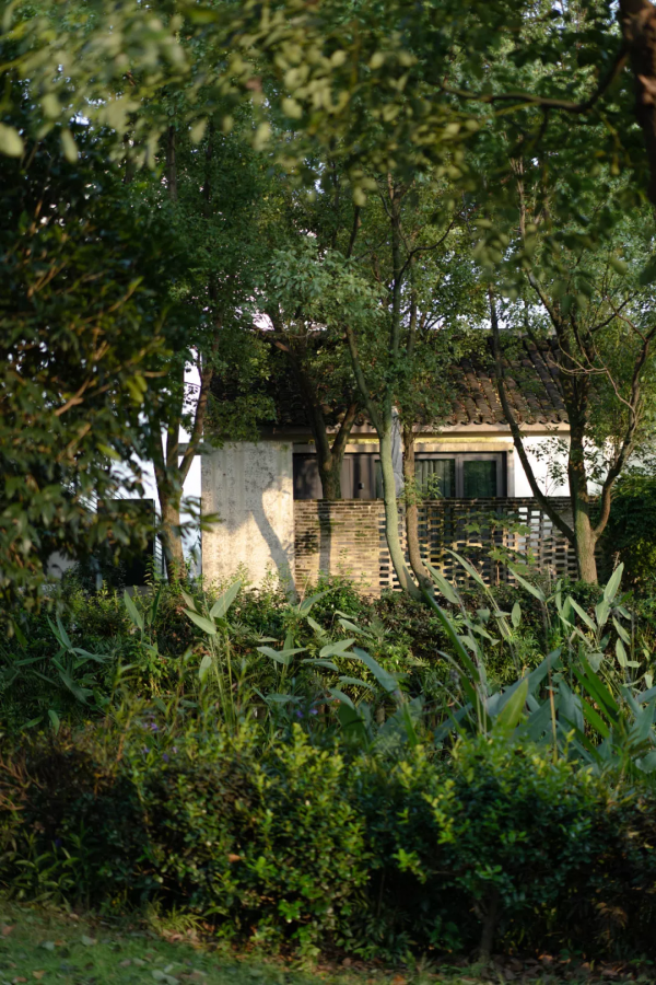 沉浸式體驗10000㎡水鄉秘境，住loft星空房，不輸奢牌品質度假