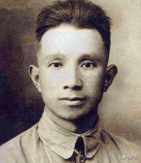 粟裕讓人抬棺材招搖過市,亂扔破衣爛帽,顧祝同果然上當 粟裕讓人抬棺材招搖過市,亂扔破衣爛帽,顧祝同果然上當