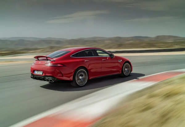 F1“黑科技”,843馬力效能猛獸,土豪必買,玩車的必看 F1“黑科技”,843馬力效能猛獸,土豪必買,玩車的必看