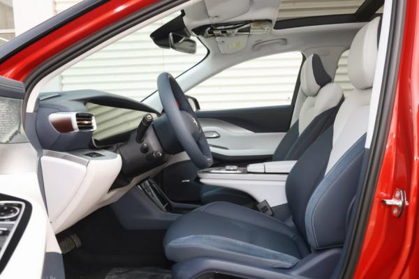 25.19萬起！極狐 阿爾法S外觀科技，內飾超燃，中大型掀背，倍有面