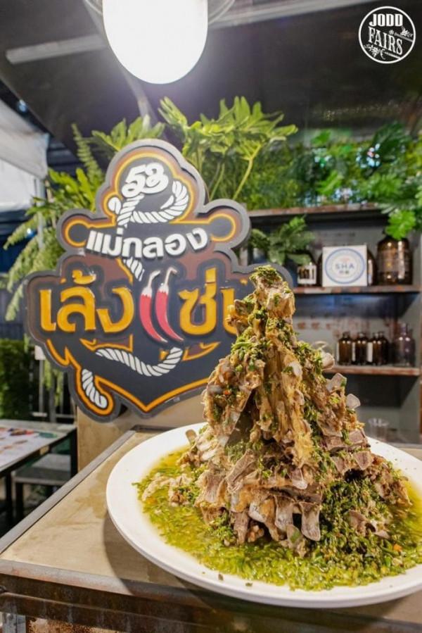 泰國曼谷的拉差達火車頭夜市以 JODD FAIRS 的形式迴歸 泰國曼谷的拉差達火車頭夜市以 JODD FAIRS 的形式迴歸