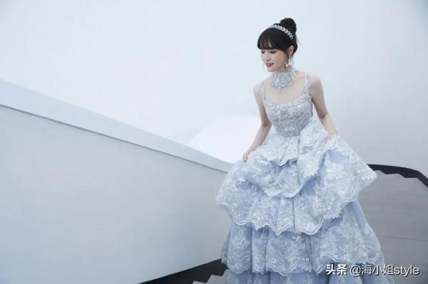 各大衛視春晚眾星雲集,Baby百萬珠寶搶鏡,楊冪百花裙奪人眼球 各大衛視春晚眾星雲集,Baby百萬珠寶搶鏡,楊冪百花裙奪人眼球