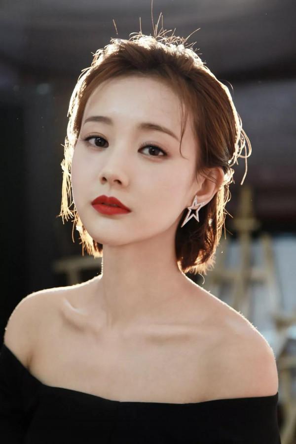 李一桐每一張都好美