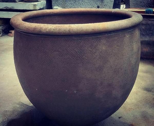 民間故事:阿公大壽,女子察覺水缸裡有端倪,她砸破水缸逃過一劫 民間故事:阿公大壽,女子察覺水缸裡有端倪,她砸破水缸逃過一劫