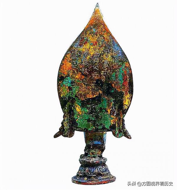 挖到文物拒絕上交，幾經勸說文物迴歸博物館，結局皆大歡喜