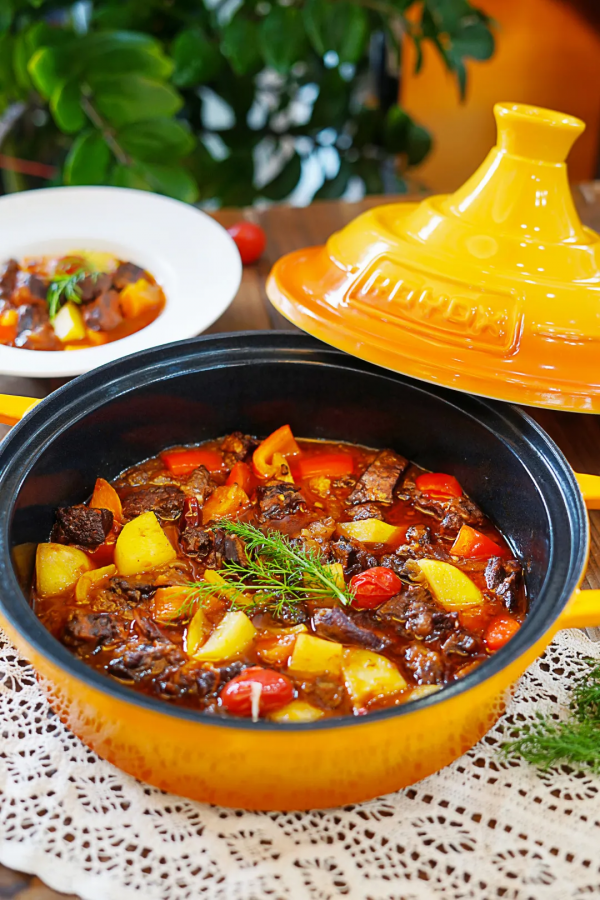 十週年慶食譜|番茄紅酒燉牛腩,牛腩的美味、紅酒的浪漫盡在這裡 十週年慶食譜|番茄紅酒燉牛腩,牛腩的美味、紅酒的浪漫盡在這裡