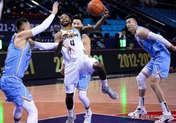 遼寧男籃罕見慘敗北京首鋼，趙繼偉等球員狀態低迷，發生了啥？