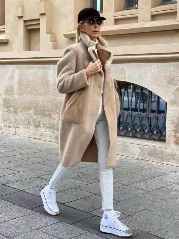 這才是“教科書般”的氣質穿搭，50歲也穿得高階體面，美翻了