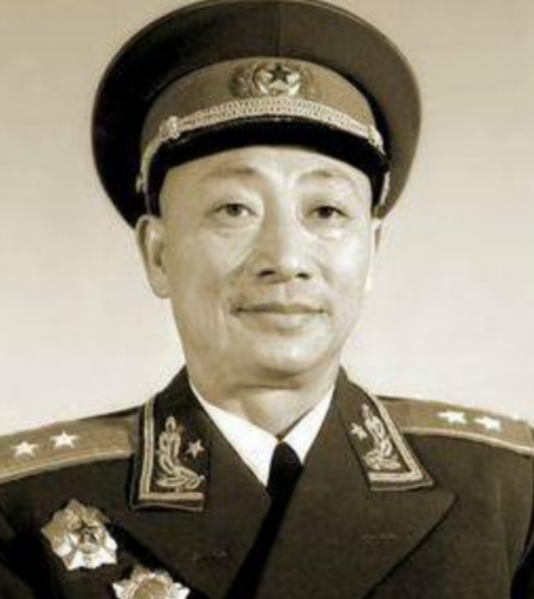 母親得知兒子參軍後犧牲肝腸寸斷，17年後一中將來信：請娘來京