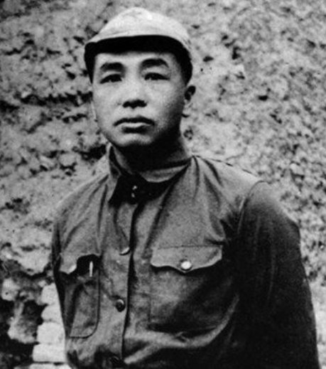 1974年彭德懷逝世，4年後侄女去看望黃克誠：這是伯伯給你的遺物