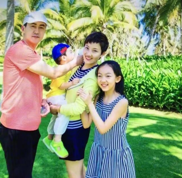 主持界的7對模範夫妻:劉純燕王寧從校服到婚紗,可惜李詠已離世 主持界的7對模範夫妻:劉純燕王寧從校服到婚紗,可惜李詠已離世