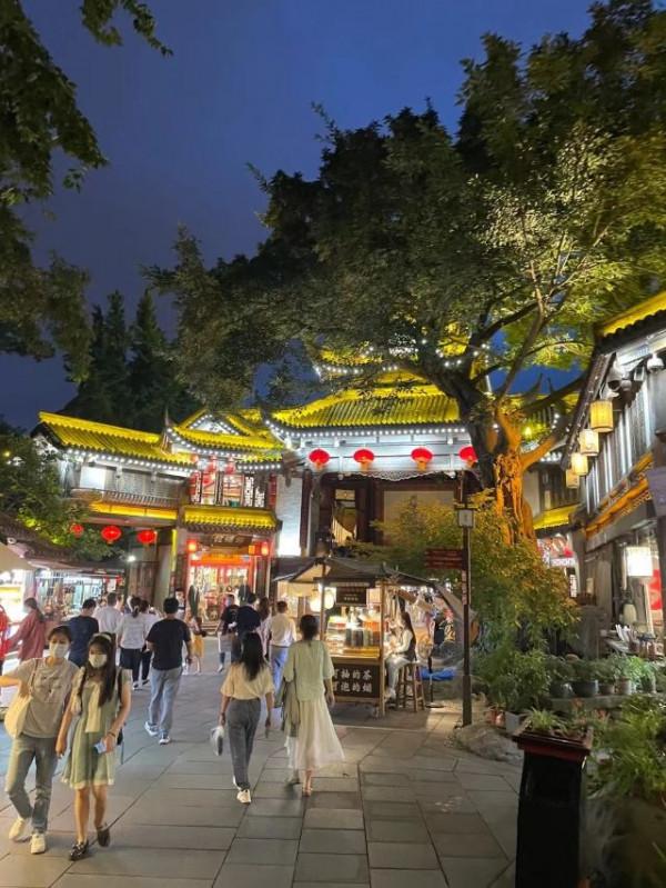 成都+九寨溝+黃龍4日3晚旅遊 成都+九寨溝+黃龍4日3晚旅遊