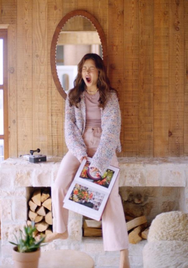 陳赫“嬌妻”張子萱,穿小香風拍攝居家大片,37歲嫩如少女 陳赫“嬌妻”張子萱,穿小香風拍攝居家大片,37歲嫩如少女