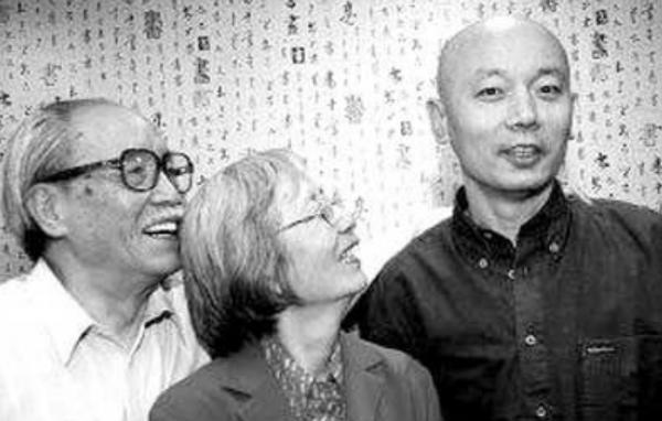 2016年葛存壯因病去世,葬禮上葛優泣不成聲,蔡明為何卻被罵慘了 2016年葛存壯因病去世,葬禮上葛優泣不成聲,蔡明為何卻被罵慘了