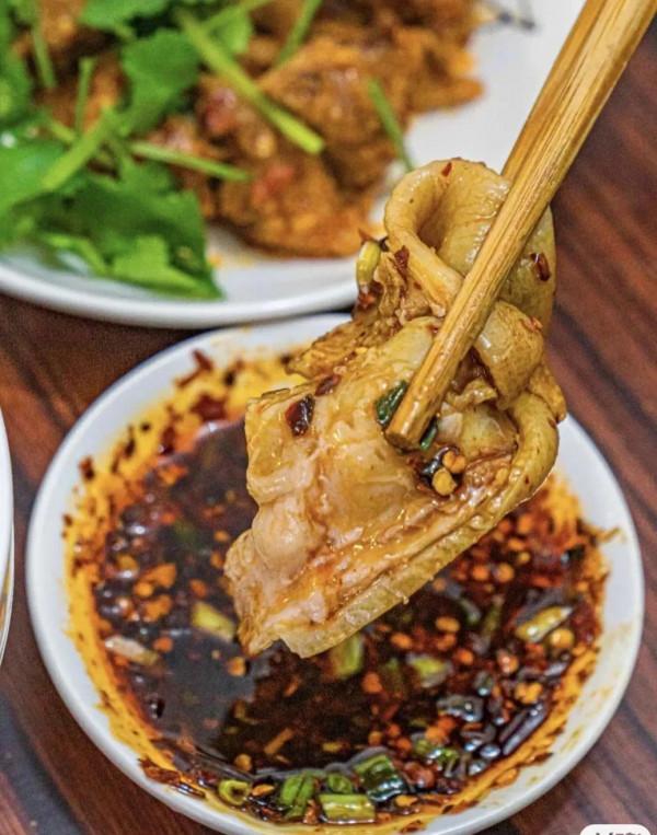 雙碑人吃了幾十年的老字號蹄花湯 雙碑人吃了幾十年的老字號蹄花湯