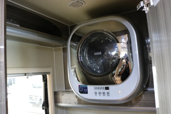 商旅兩用丨榮冶林道奇公羊RCZ600新品上市 V6發動機 內飾精緻上檔次 商旅兩用丨榮冶林道奇公羊RCZ600新品上市 V6發動機 內飾精緻上檔次