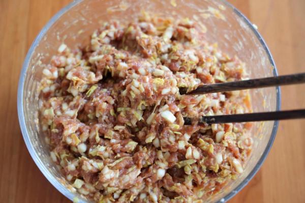 一口氣可以吃3個的小包子，又白又胖餡料足，自己在家做的才叫香