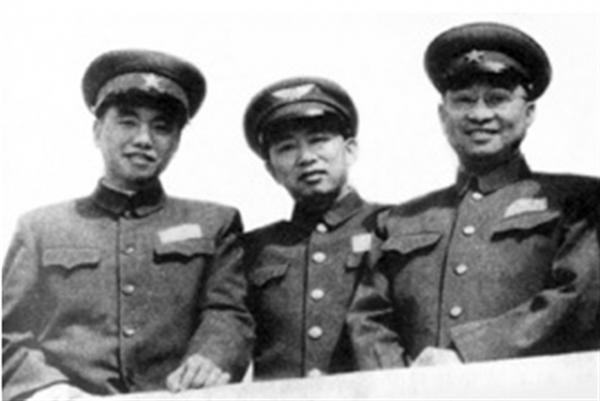 敵軍突然出現,炊事員急中生智,化解了一場災難,我軍大獲全勝 敵軍突然出現,炊事員急中生智,化解了一場災難,我軍大獲全勝