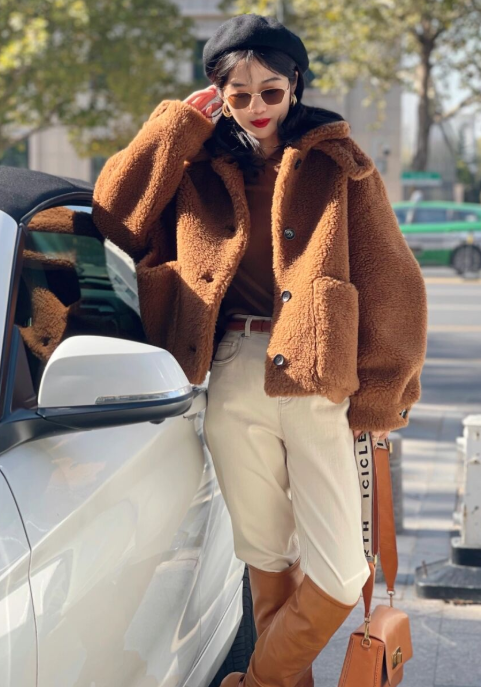 長筒靴不好搭配？那是你沒遇到這4件上衣，這樣穿上氣場全開