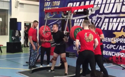 深蹲斷腿是肌霸們最後的倔強