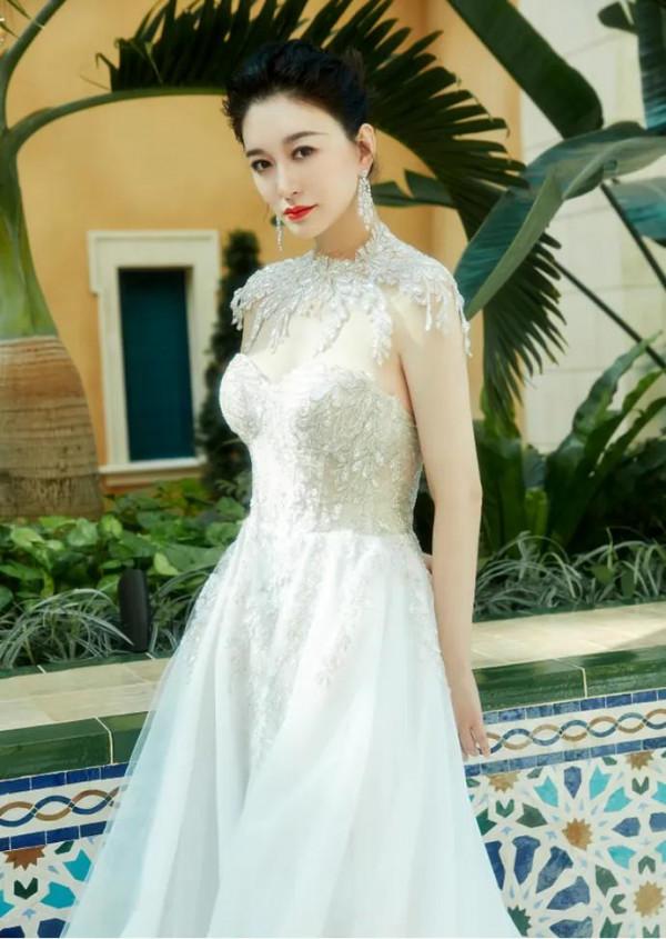 李小冉驚豔的圖片