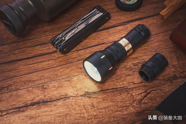 即有外觀設計,又有強悍效能Lumintop Thor II(雷神2) LEP鐳射手電 即有外觀設計,又有強悍效能Lumintop Thor II(雷神2) LEP鐳射手電