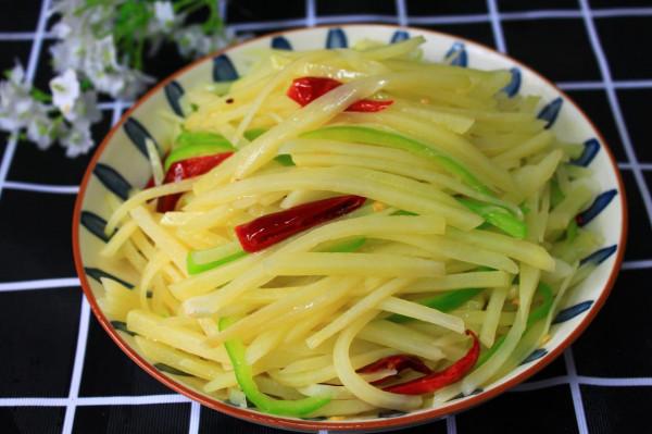 飯店的酸辣土豆絲為什麼好吃?原來放醋有訣竅,這樣做脆爽又入味 飯店的酸辣土豆絲為什麼好吃?原來放醋有訣竅,這樣做脆爽又入味