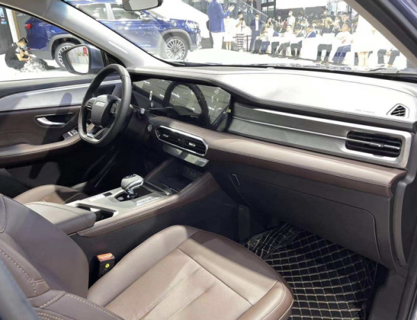 捷途X90 PLUS正式上市 售價10.19-13.99萬元 多種座椅佈局