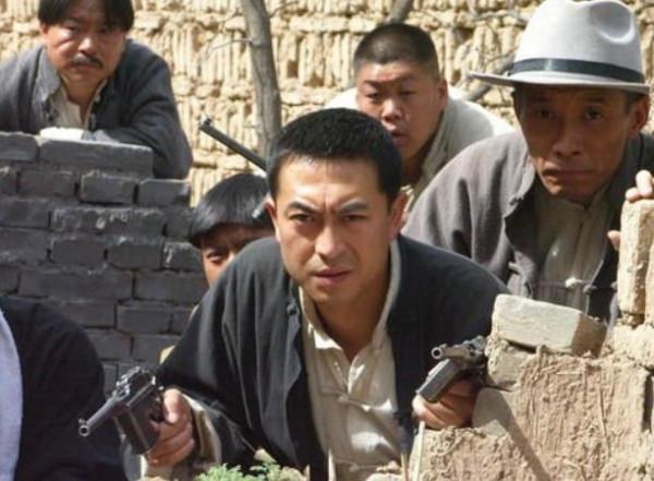 雙槍李向陽原型郭興病逝，遺物中發現三把槍，背後意義令人敬佩