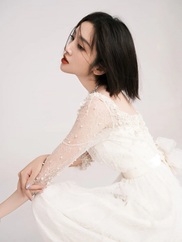 婚姻&OpenCurlyDoubleQuote;人間清醒&rdquo;唐藝昕，還是當下的時髦髮型範本