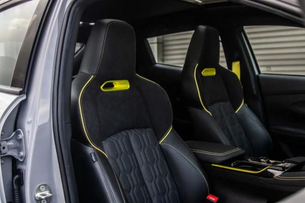 一年就升級，賽道檢驗2022款UNI-T