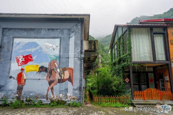 曾是頹敗的老“三線廠”今入駐近百位畫家 成安徽最具藝術的古村 曾是頹敗的老“三線廠”今入駐近百位畫家 成安徽最具藝術的古村