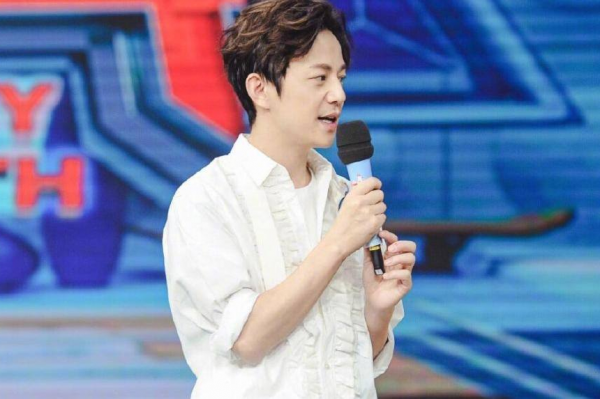 被官媒點名批評的5位明星,除了何炅李易峰,朗朗夫妻也赫然在列 被官媒點名批評的5位明星,除了何炅李易峰,朗朗夫妻也赫然在列