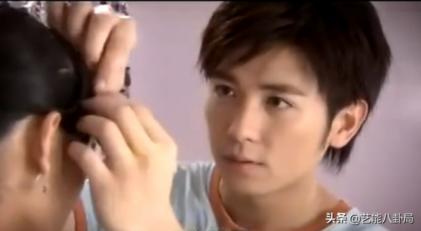 保劍鋒：站隊被罵9年，為46歲妻子停工2年，不紅背後的經歷太唏噓